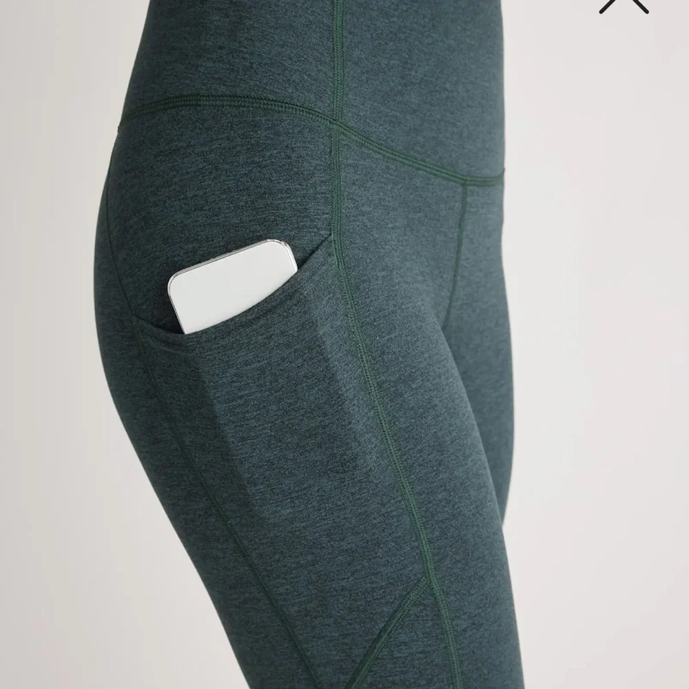Quince Ultra-Soft High-Rise Pocket Legging - Picture 3 of 4